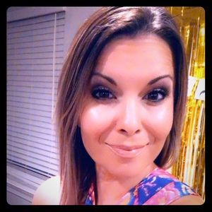 Meet your Posher, Julia